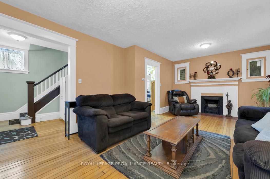 Photo 8 of 30 Cedar Street, Belleville, Belleville Ward — HOMEH