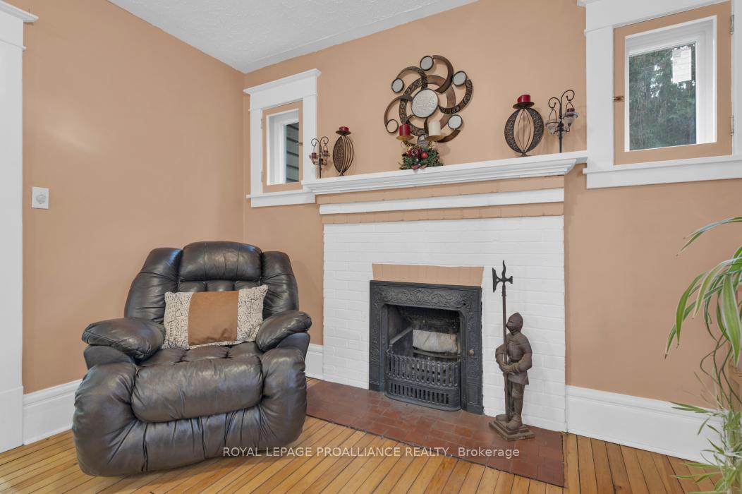 Photo 11 of 30 Cedar Street, Belleville, Belleville Ward — HOMEH