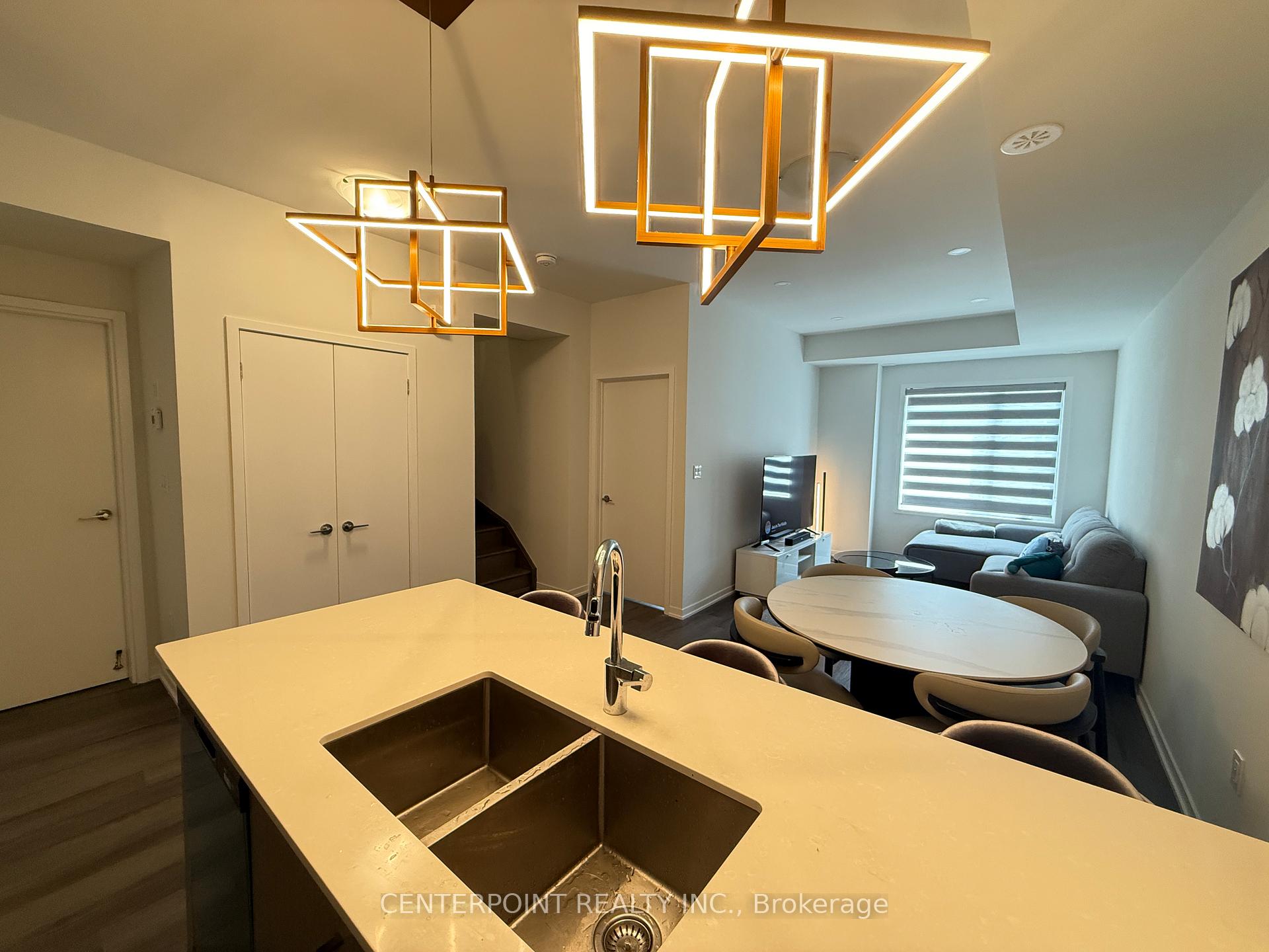 Photo 2 of Unit TH206, 141 Honeycrisp Crescent, Vaughan, Vaughan Corporate Centre — HOMEH