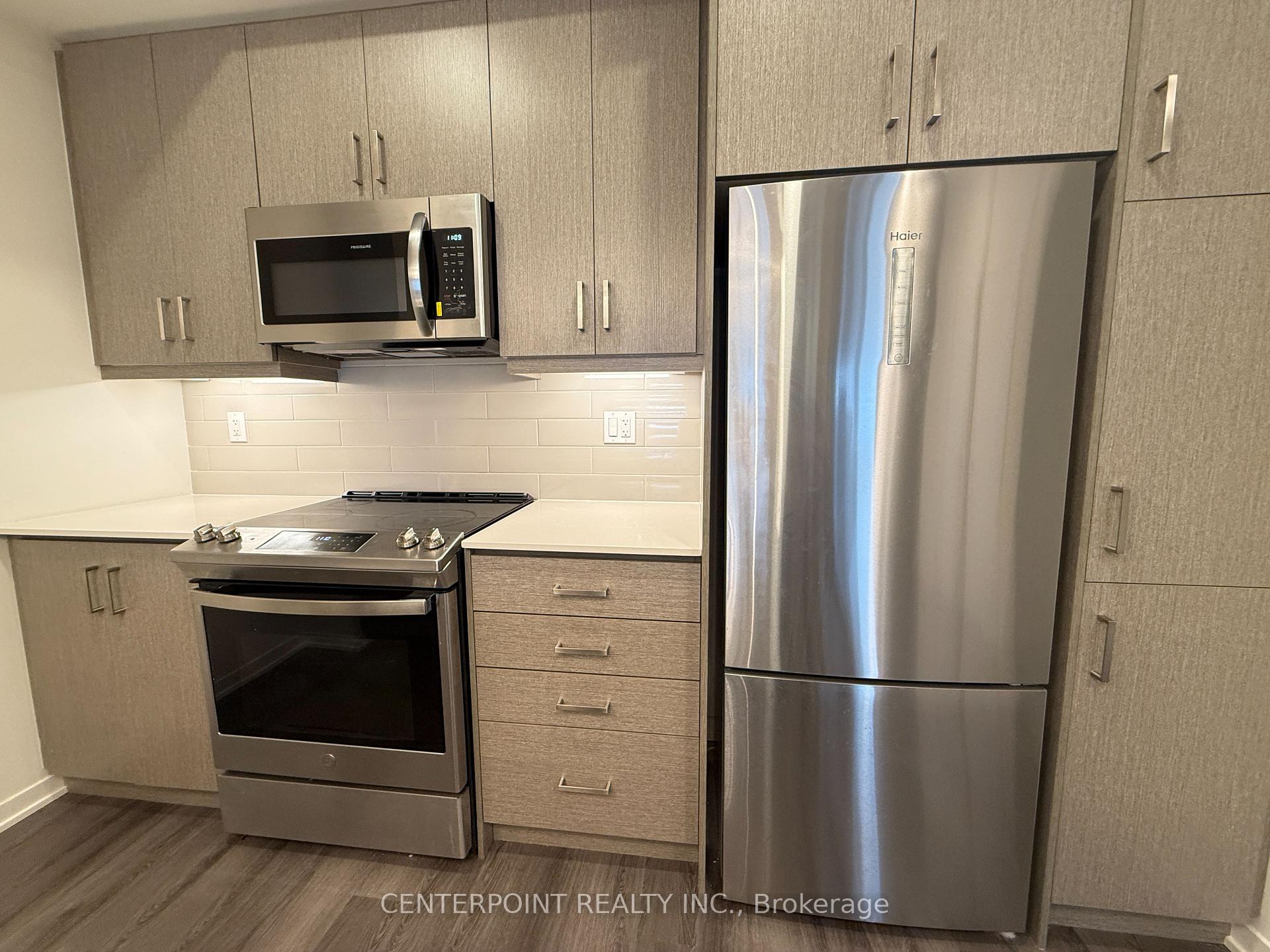 Photo 13 of Unit TH206, 141 Honeycrisp Crescent, Vaughan, Vaughan Corporate Centre — HOMEH