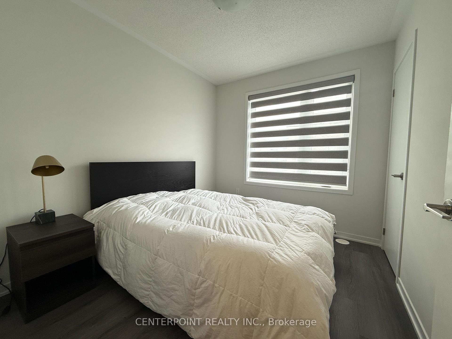 Photo 4 of Unit TH206, 141 Honeycrisp Crescent, Vaughan, Vaughan Corporate Centre — HOMEH