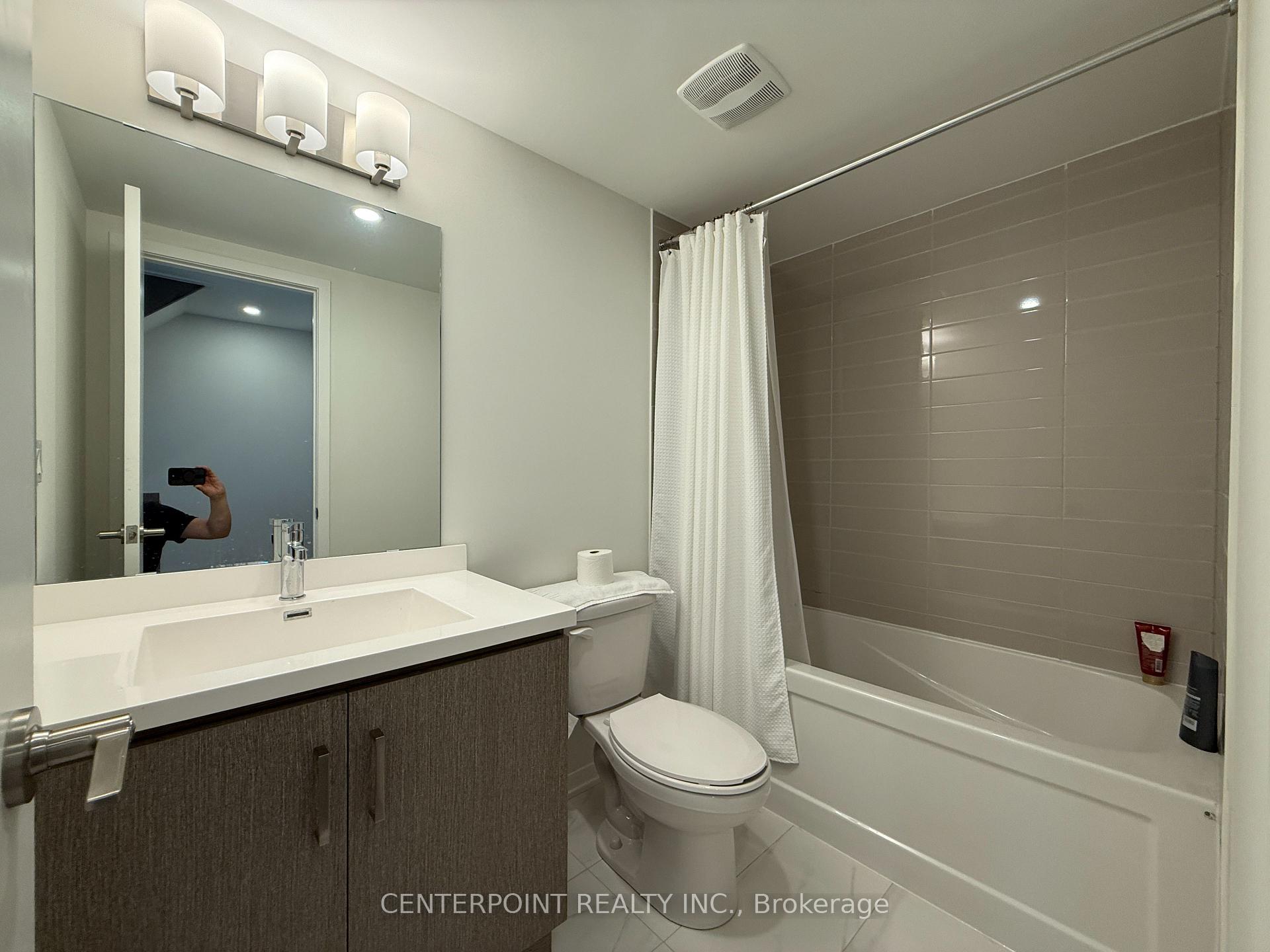 Photo 16 of Unit TH206, 141 Honeycrisp Crescent, Vaughan, Vaughan Corporate Centre — HOMEH