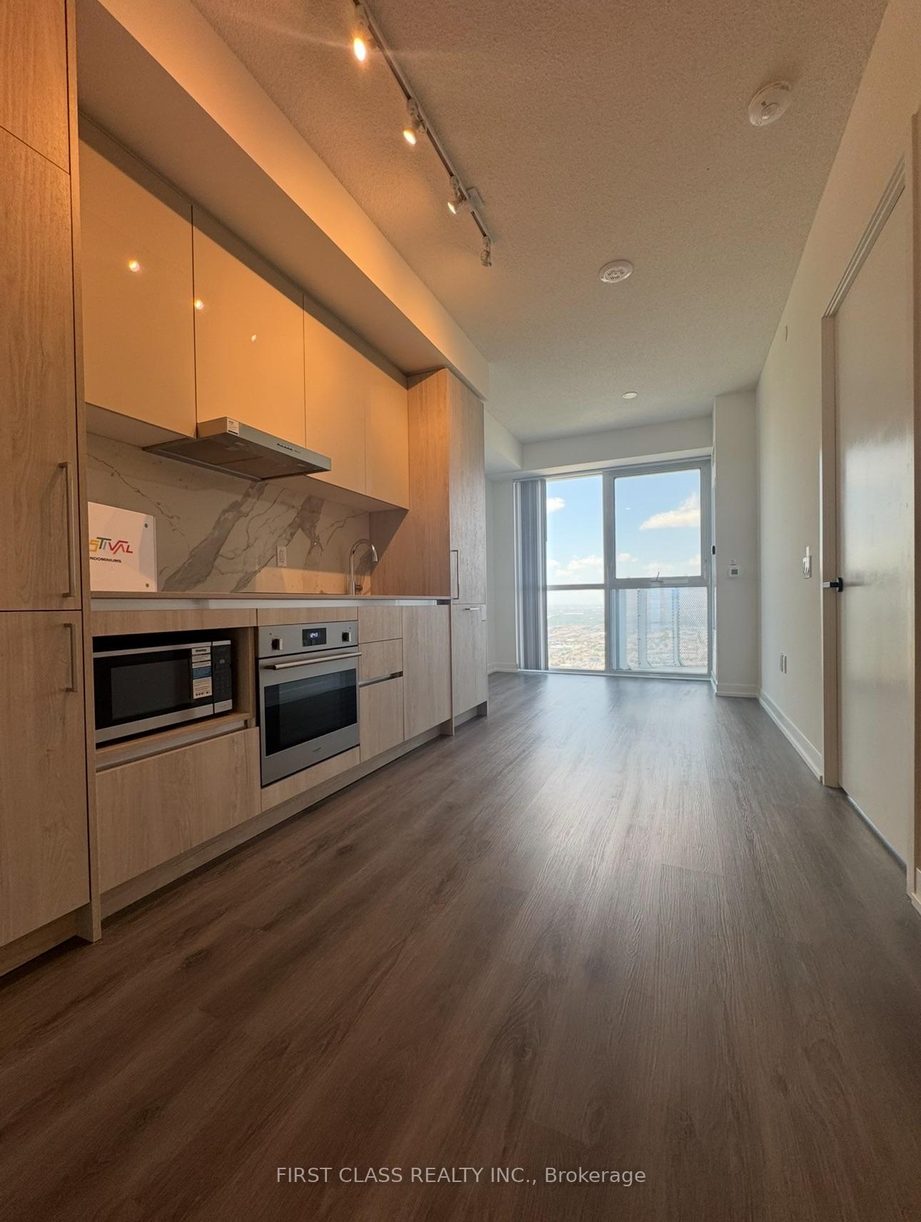 Front of Unit 5007, 225 Commerce Street