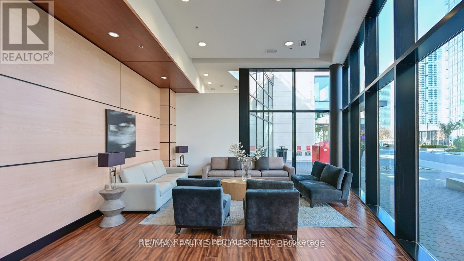 Photo 11 of Unit 1009, 2900 Hwy 7, Vaughan, Concord — HOMEH