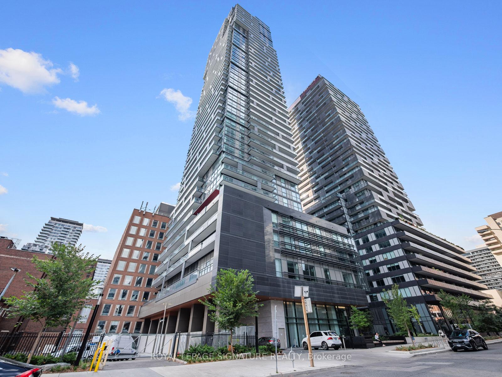 Front of Unit 1107, 39 Roehampton Avenue