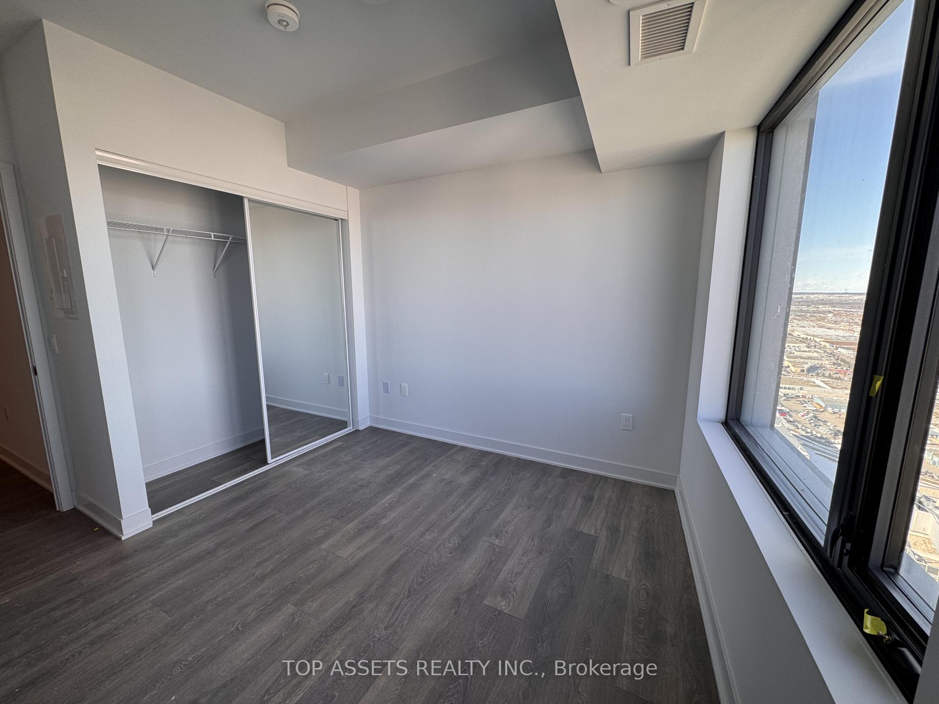 Photo 2 of Unit 5201, 2920 Highway 7 Road, Vaughan, Concord — HOMEH