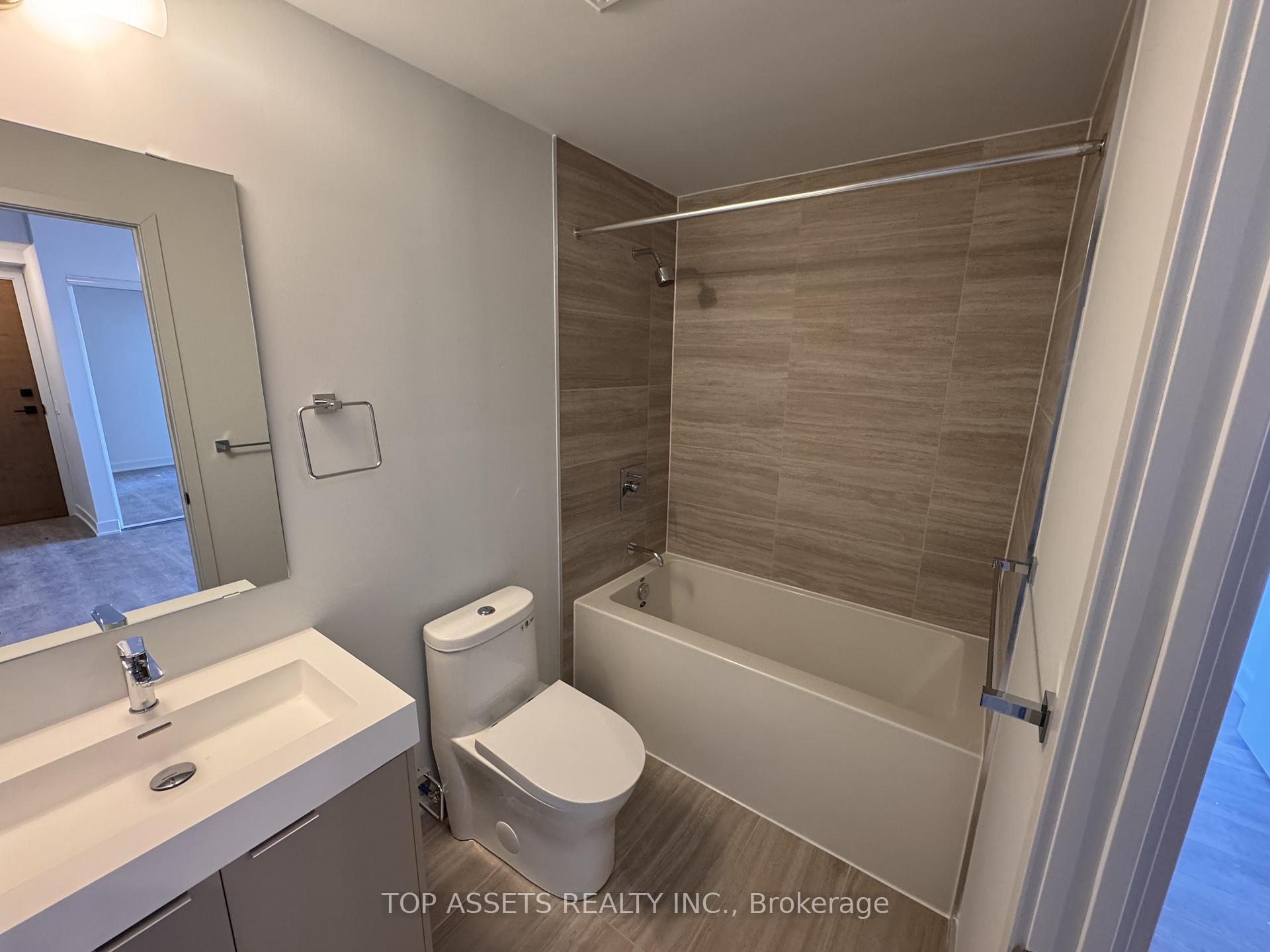 Photo 3 of Unit 5201, 2920 Highway 7 Road, Vaughan, Concord — HOMEH