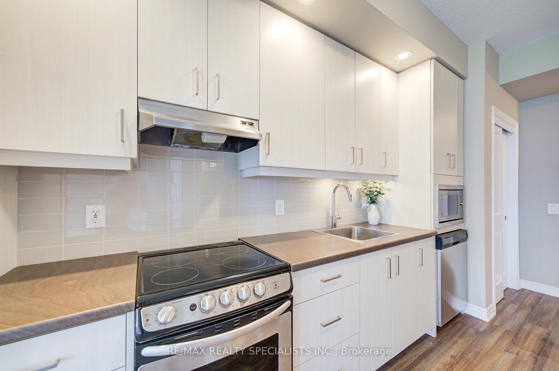 Photo 6 of Unit 219, 40 Esplanade Lane, Grimsby, Grimsby Beach — HOMEH