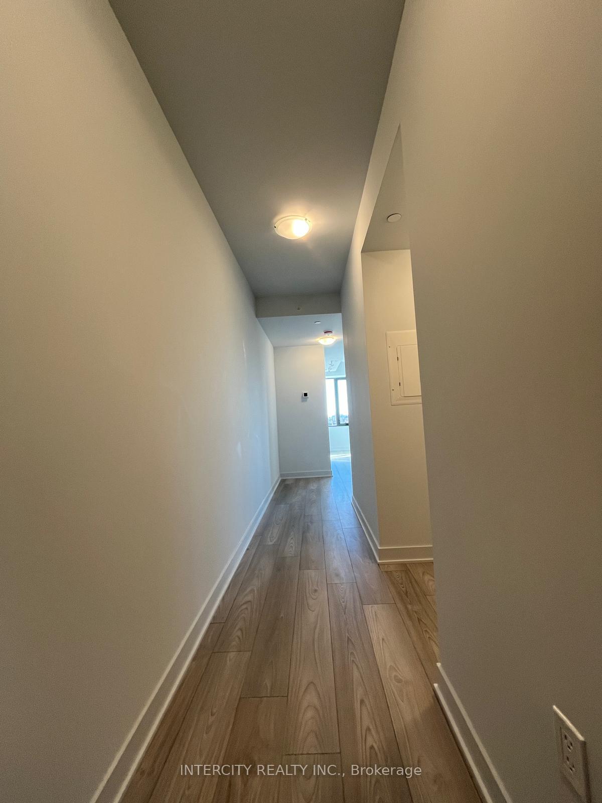Photo 3 of Unit 909, 2920 highway 7 Road, Vaughan, Concord — HOMEH