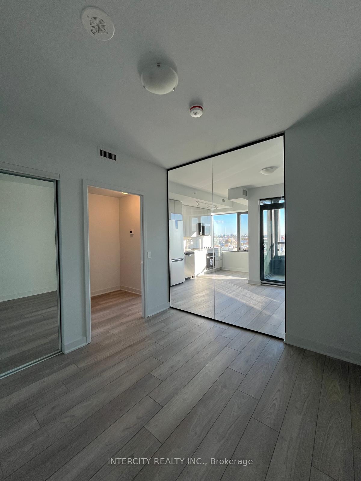 Photo 4 of Unit 909, 2920 highway 7 Road, Vaughan, Concord — HOMEH