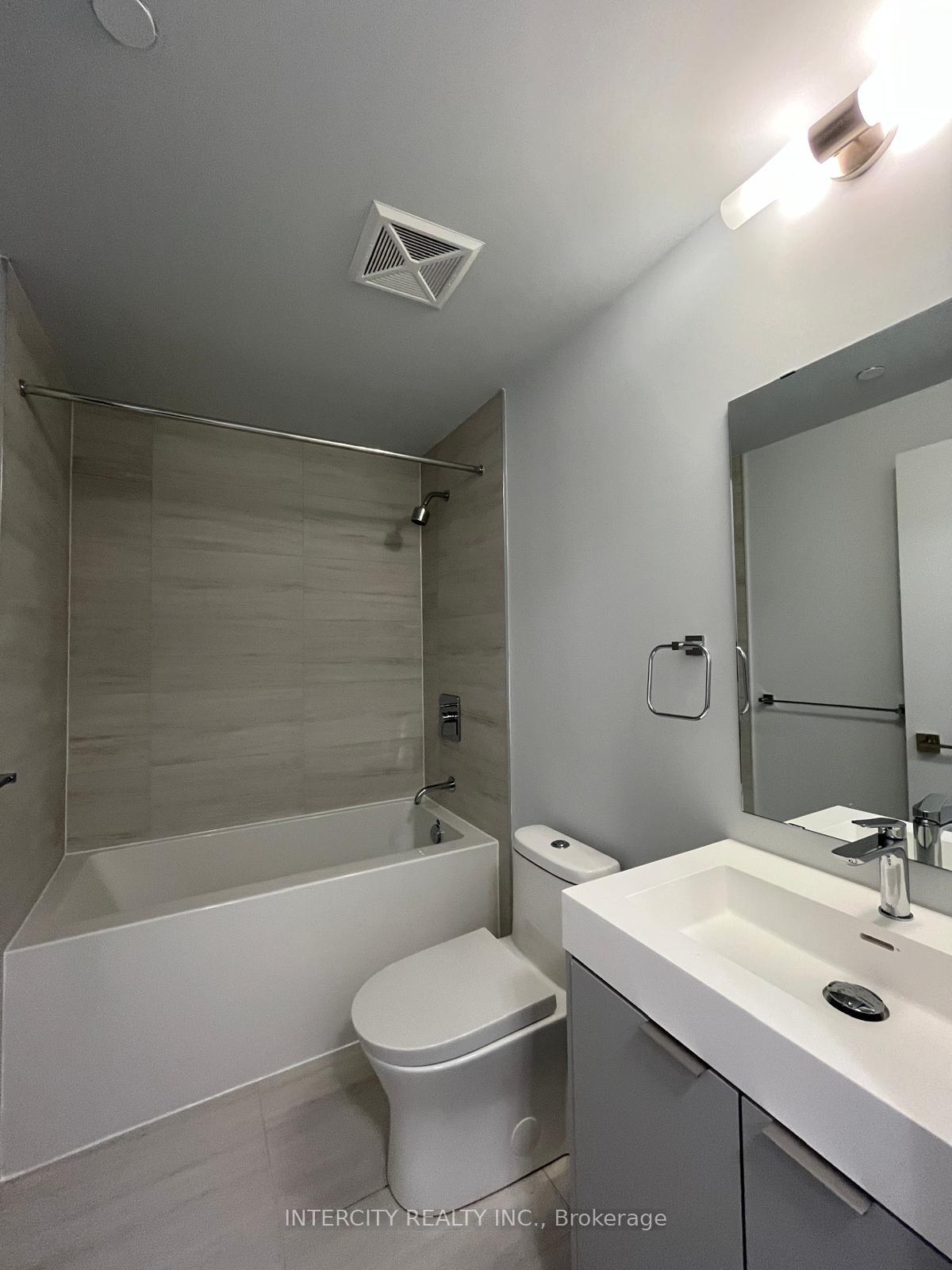 Photo 6 of Unit 909, 2920 highway 7 Road, Vaughan, Concord — HOMEH
