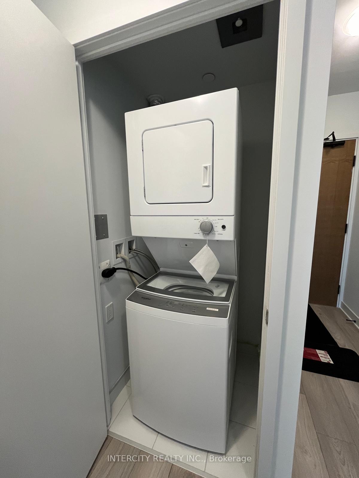 Photo 7 of Unit 909, 2920 highway 7 Road, Vaughan, Concord — HOMEH