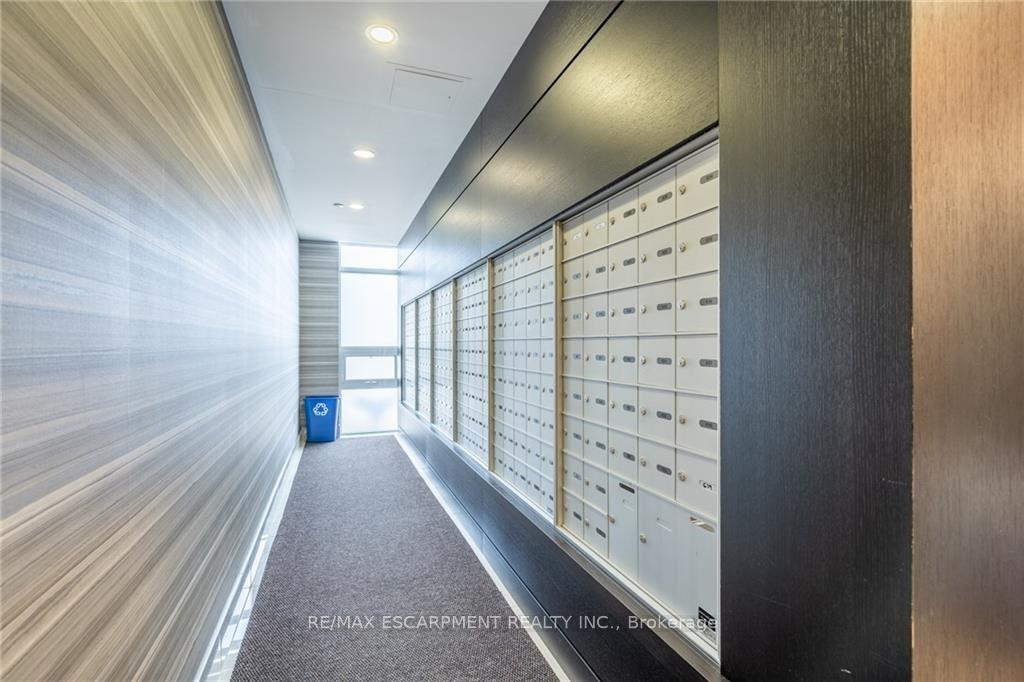 Photo 6 of Unit 312, 101 Shoreview Place, Hamilton, Stoney Creek Industrial — HOMEH