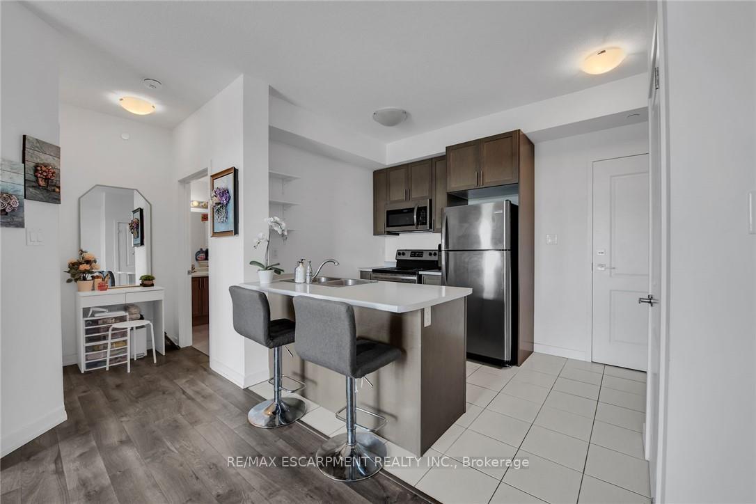 Photo 4 of Unit 312, 101 Shoreview Place, Hamilton, Stoney Creek Industrial — HOMEH