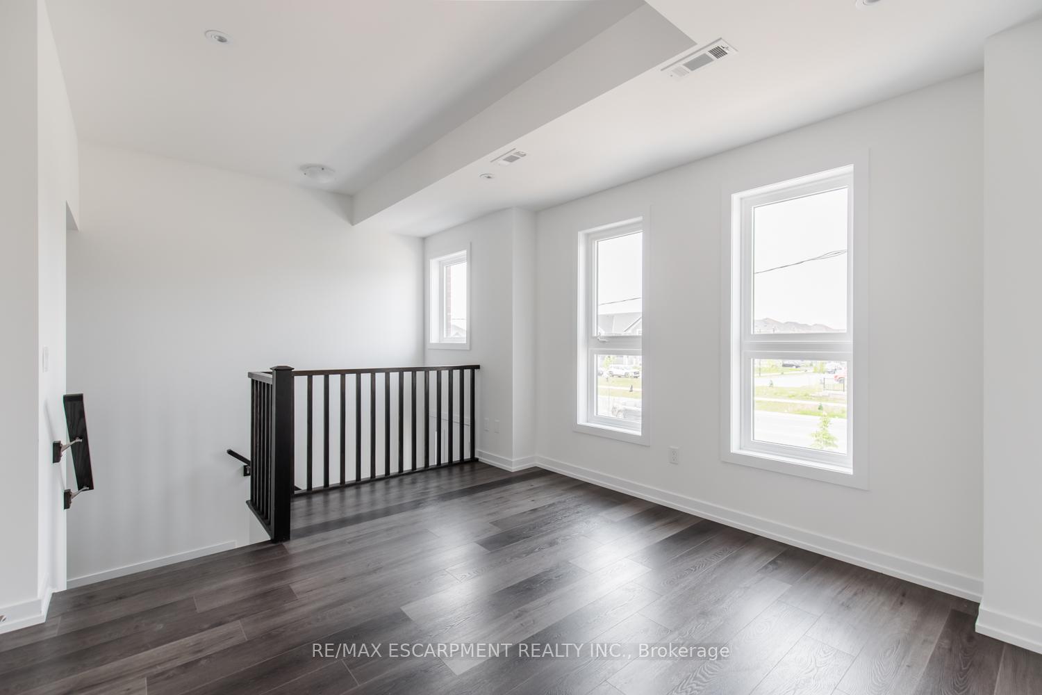 Photo 2 of Unit 19, 70 Kenesky Drive, Hamilton, Waterdown — HOMEH