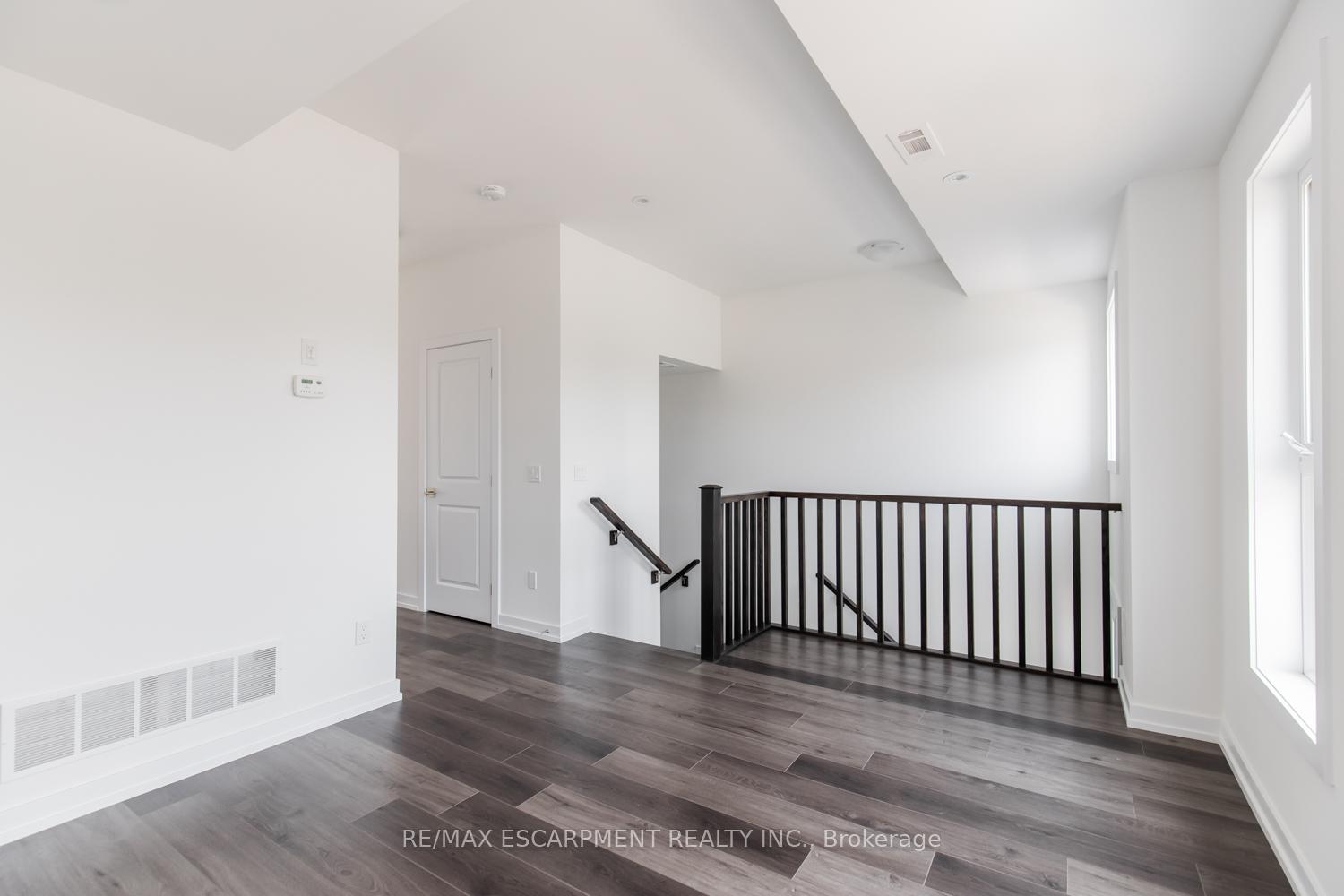 Photo 3 of Unit 19, 70 Kenesky Drive, Hamilton, Waterdown — HOMEH