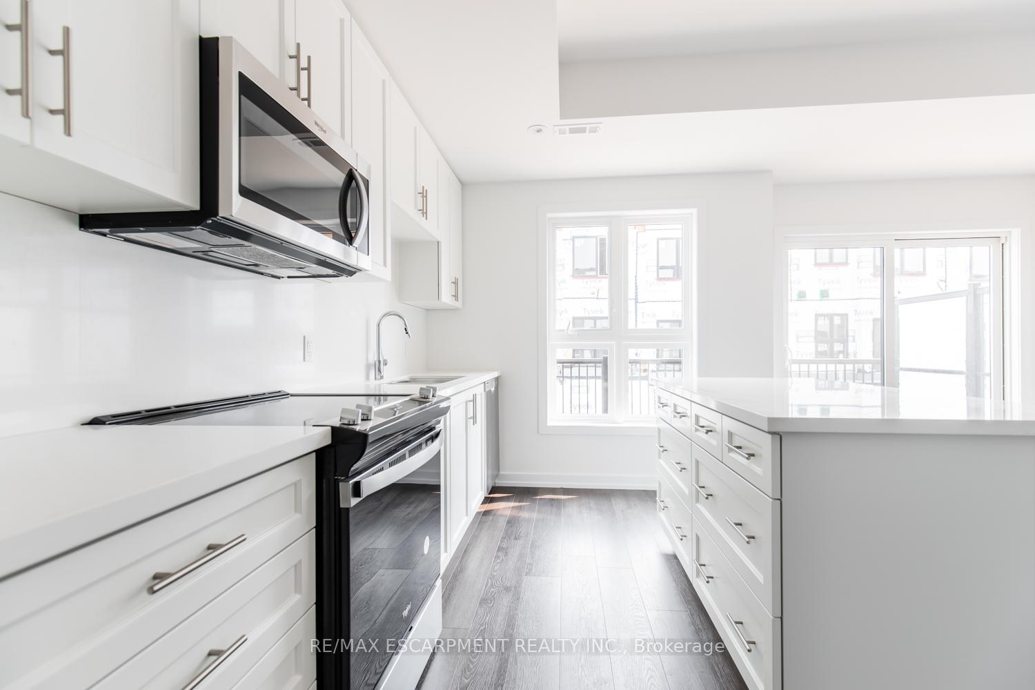 Photo 4 of Unit 19, 70 Kenesky Drive, Hamilton, Waterdown — HOMEH