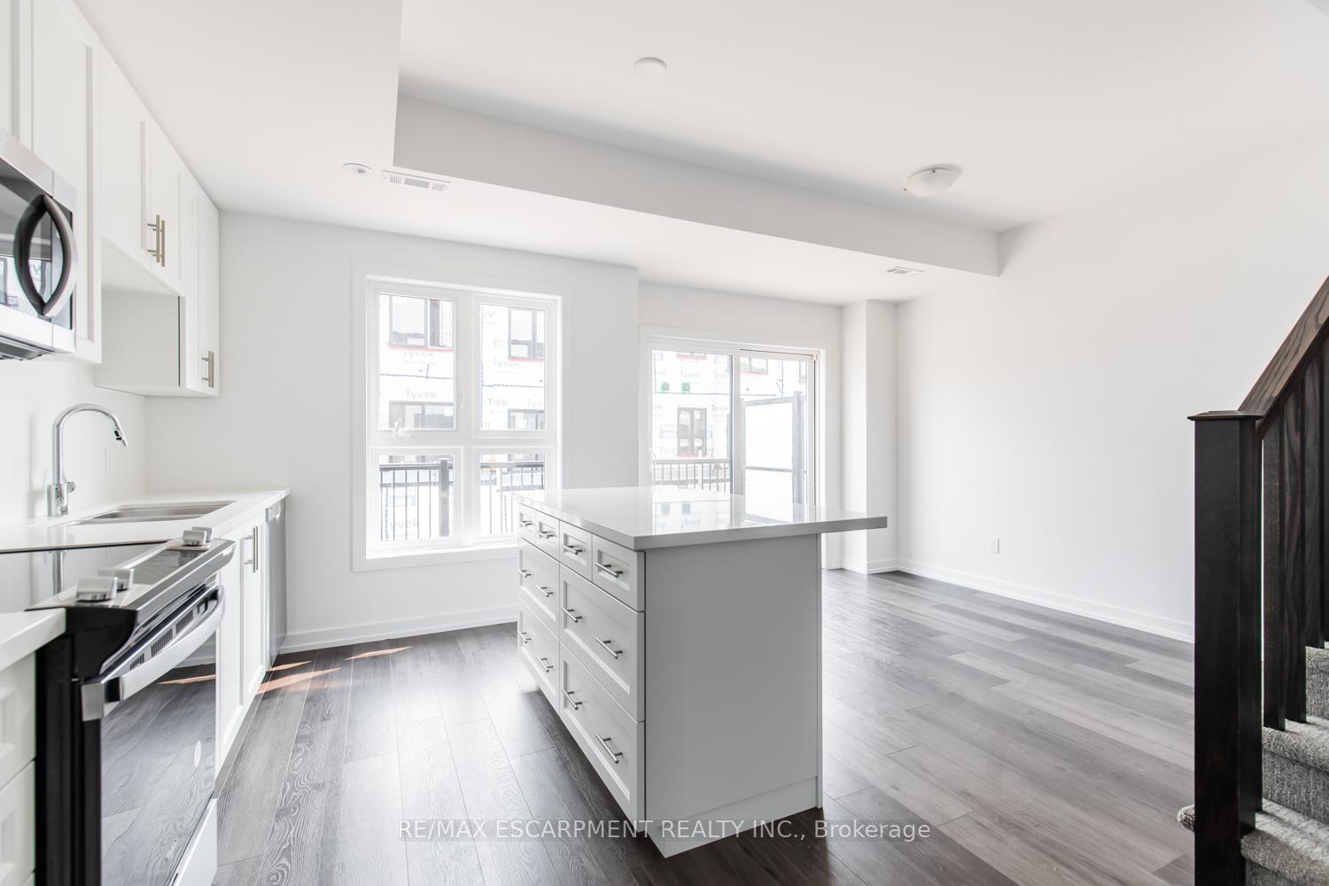 Photo 5 of Unit 19, 70 Kenesky Drive, Hamilton, Waterdown — HOMEH