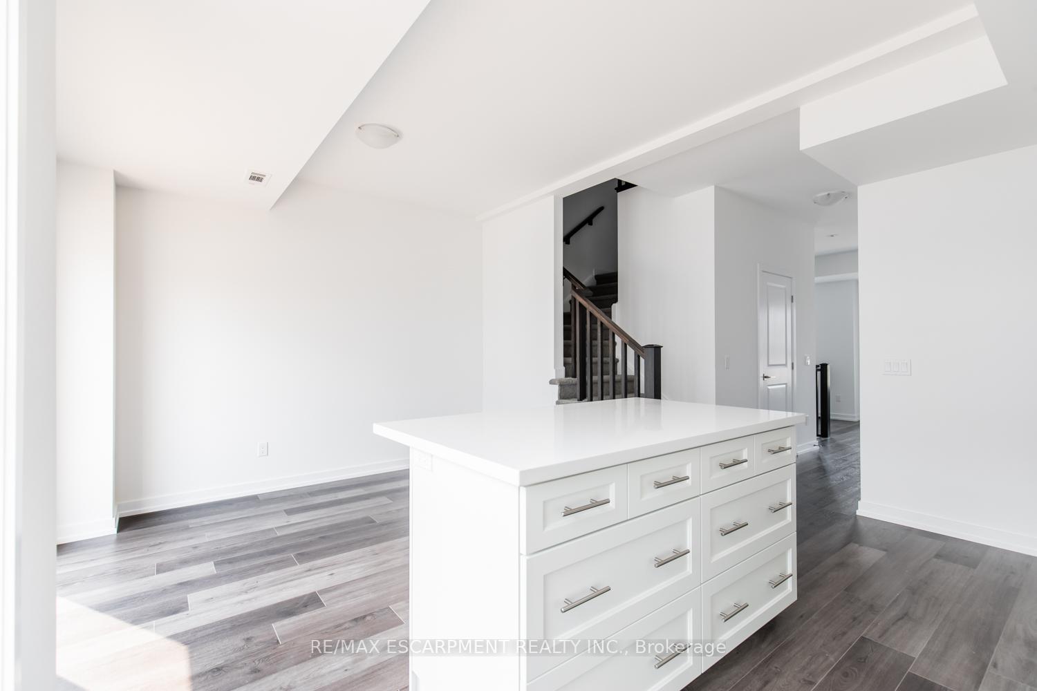Photo 11 of Unit 19, 70 Kenesky Drive, Hamilton, Waterdown — HOMEH