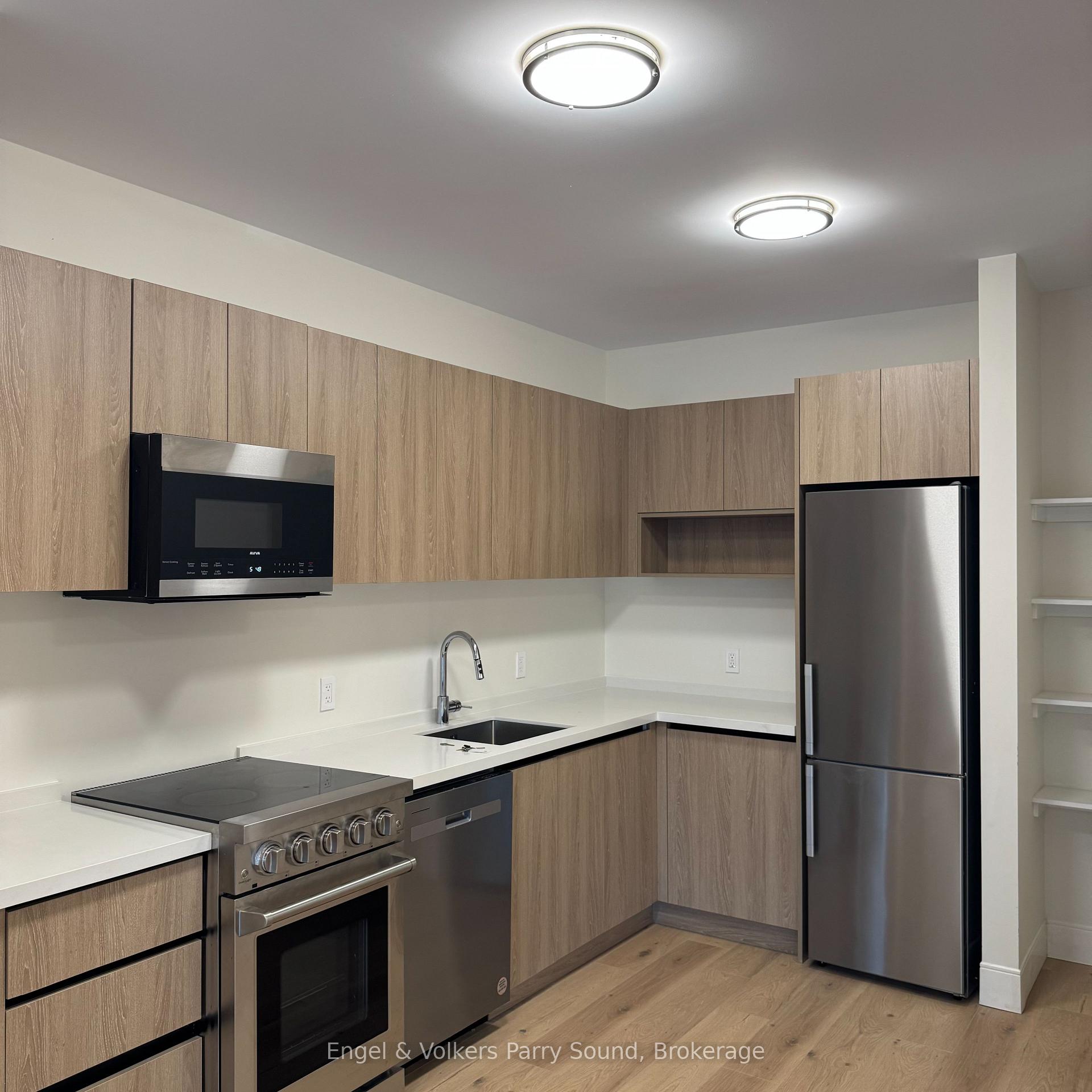 Photo 2 of Unit 201, 410 First Street N, Gravenhurst, Wood (Gravenhurst) — HOMEH