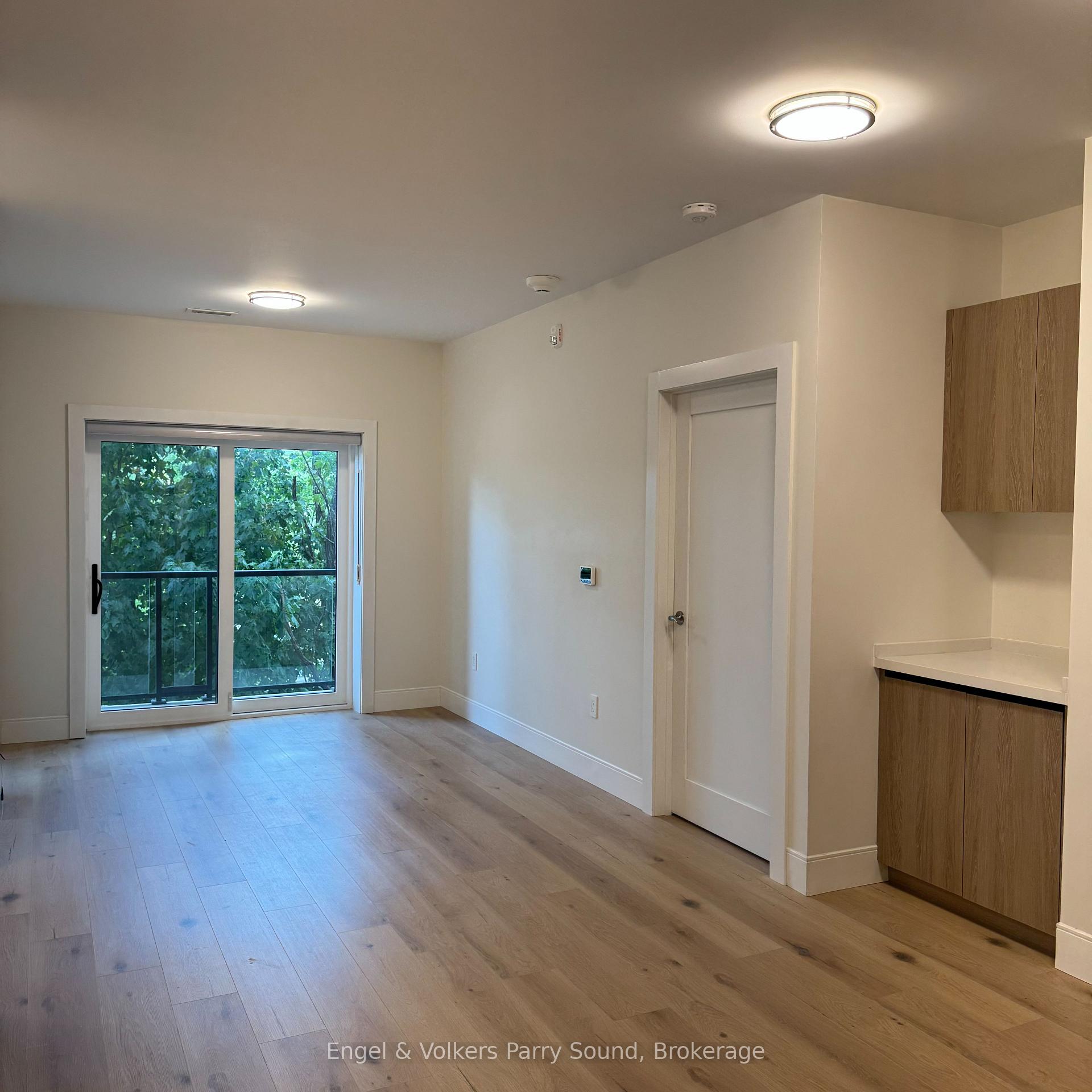 Photo 4 of Unit 201, 410 First Street N, Gravenhurst, Wood (Gravenhurst) — HOMEH