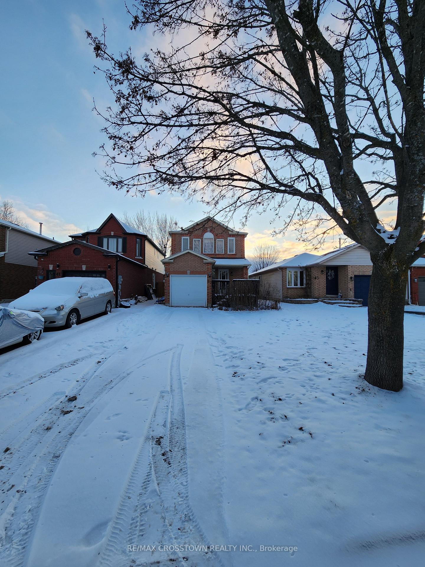 Photo 1 of 43 Laidlaw Drive, Barrie, Sunnidale — HOMEH