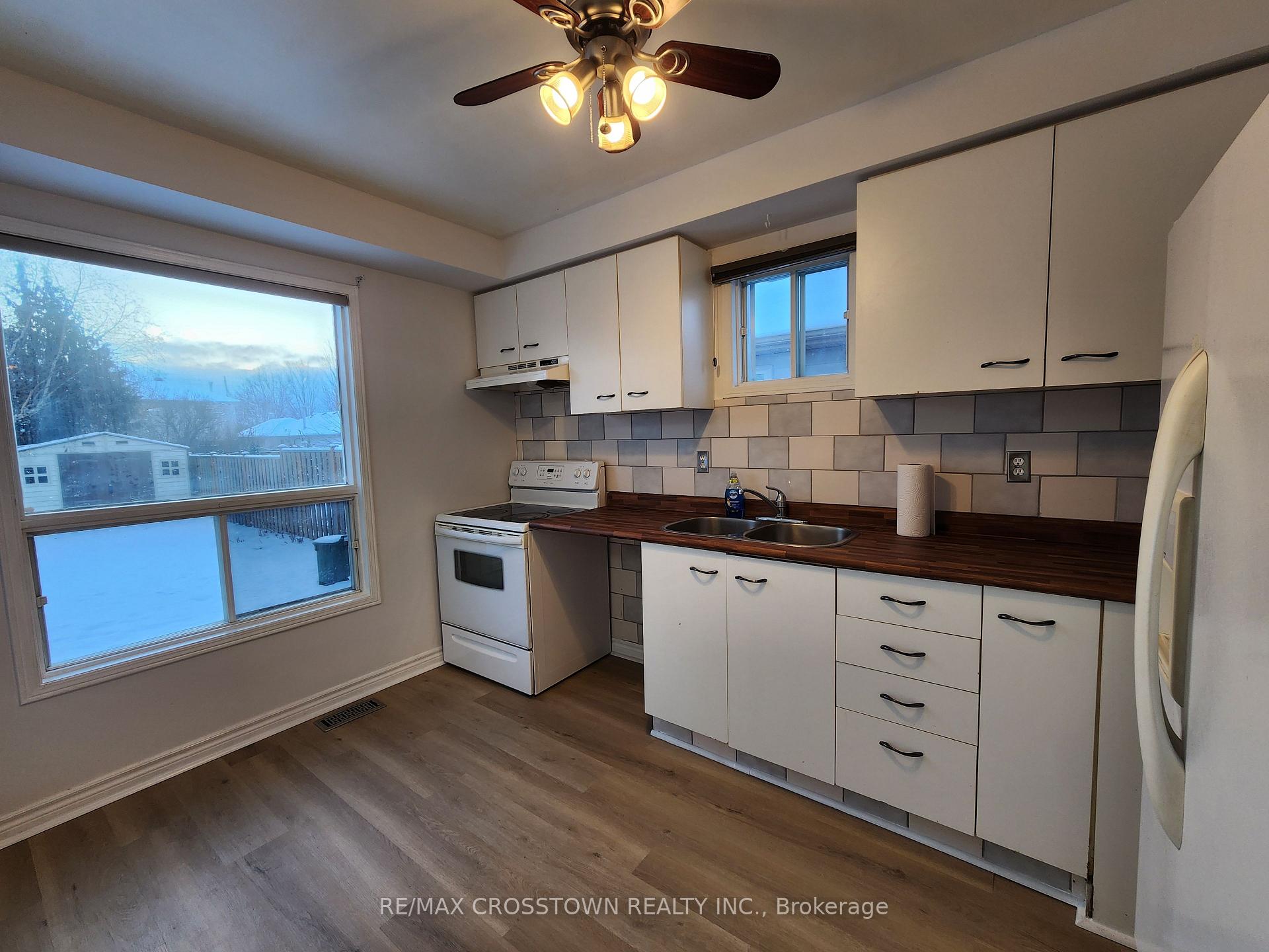 Photo 8 of 43 Laidlaw Drive, Barrie, Sunnidale — HOMEH