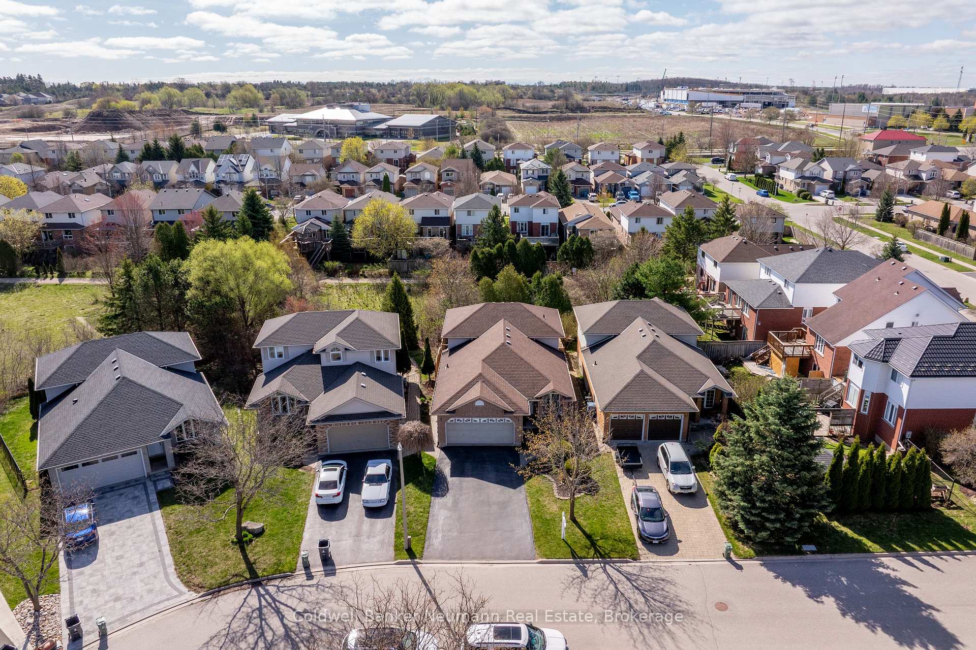 Photo 2 of 38 Carroll Crescent, Guelph, Clairfields/Hanlon Business Park — HOMEH
