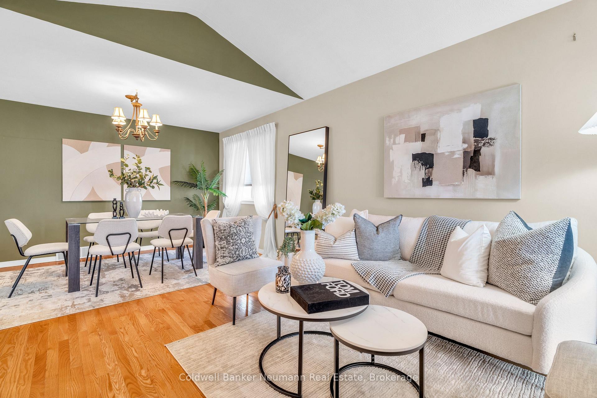 Photo 6 of 38 Carroll Crescent, Guelph, Clairfields/Hanlon Business Park — HOMEH