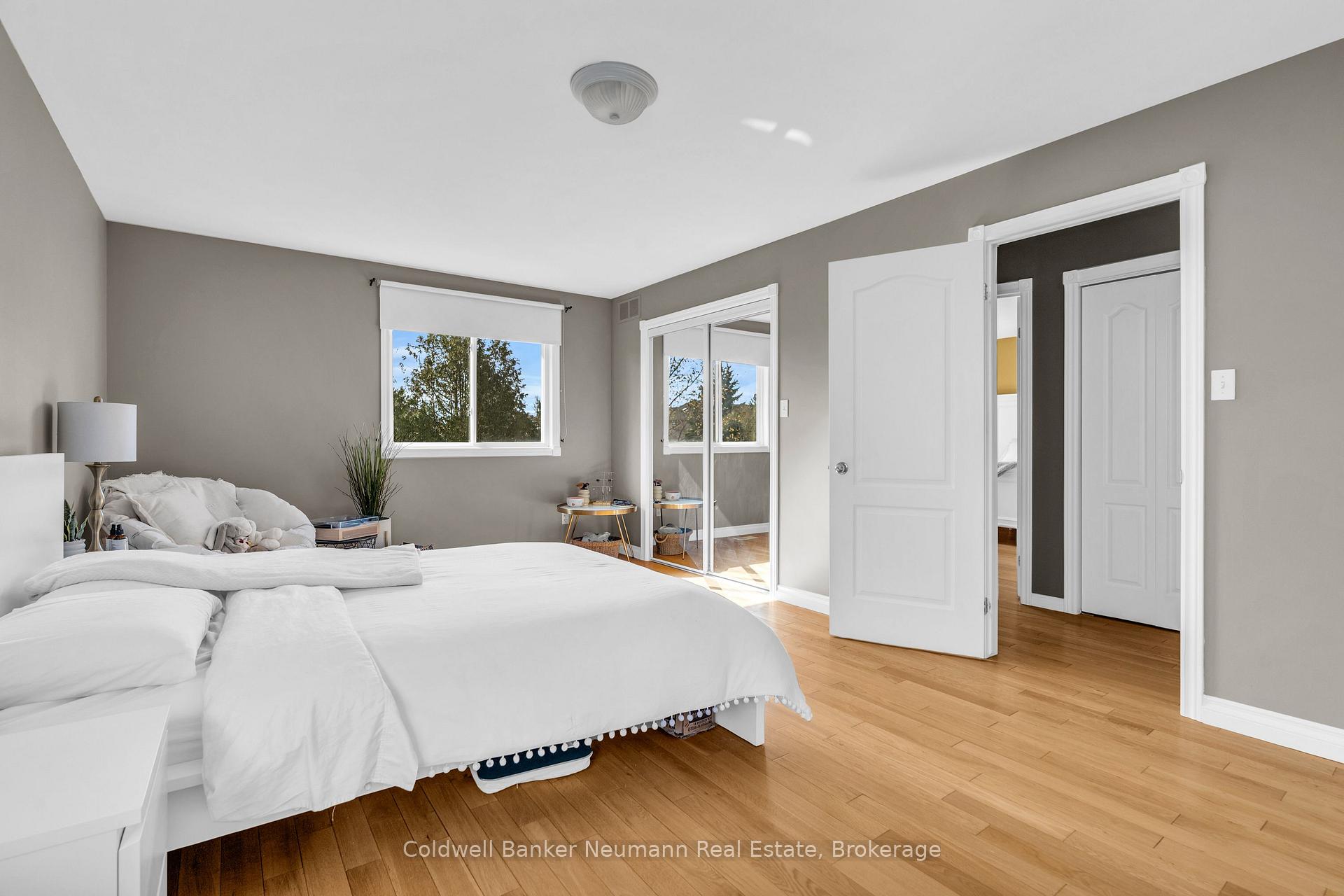Photo 15 of 38 Carroll Crescent, Guelph, Clairfields/Hanlon Business Park — HOMEH