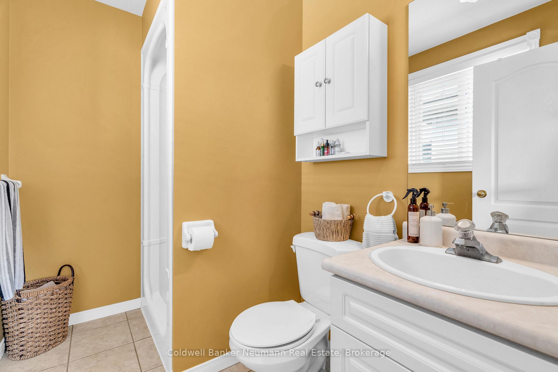 Photo 19 of 38 Carroll Crescent, Guelph, Clairfields/Hanlon Business Park — HOMEH