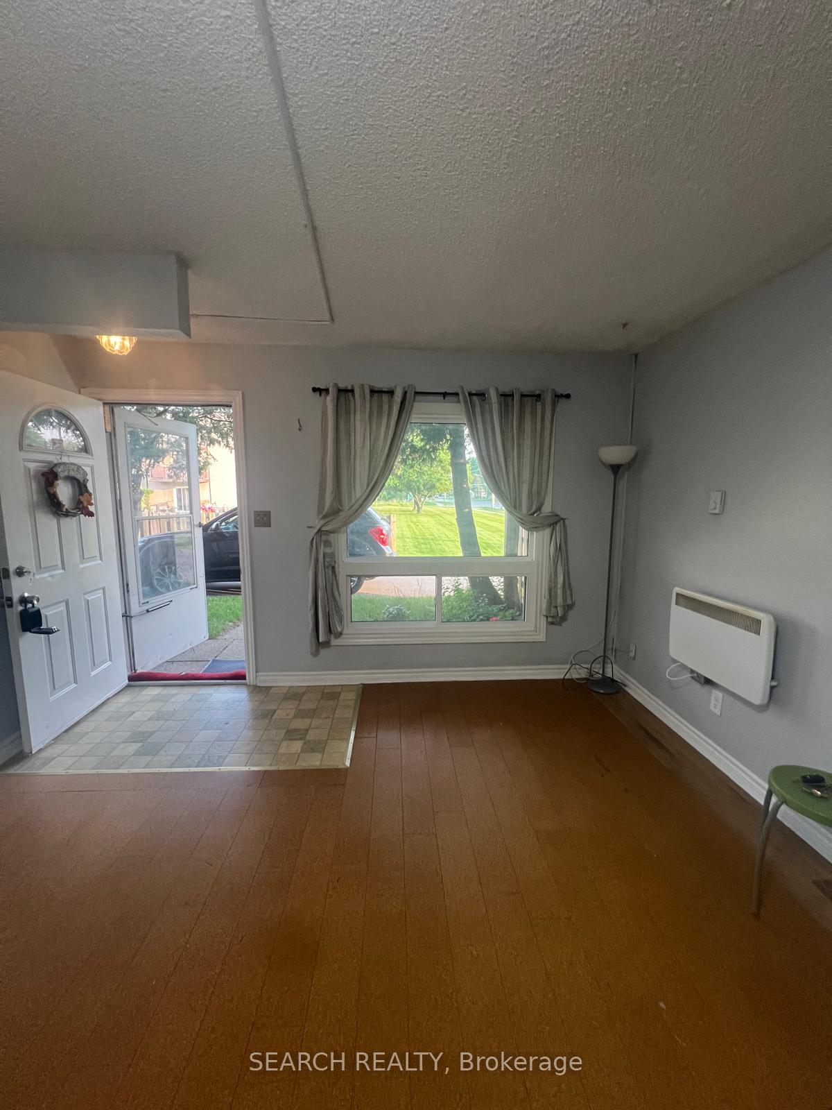 Photo 5 of Unit 12, 8646 Willoughby Drive, Niagara Falls, Chippawa — HOMEH