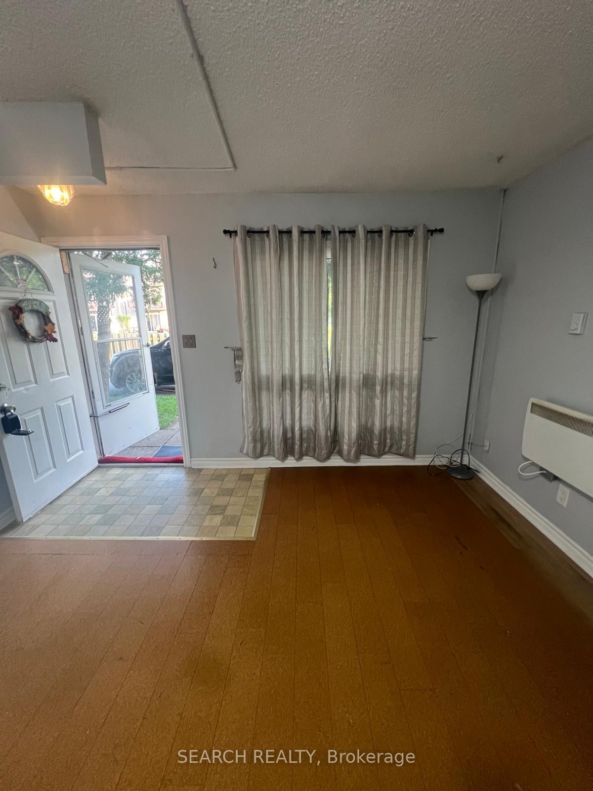 Photo 4 of Unit 12, 8646 Willoughby Drive, Niagara Falls, Chippawa — HOMEH