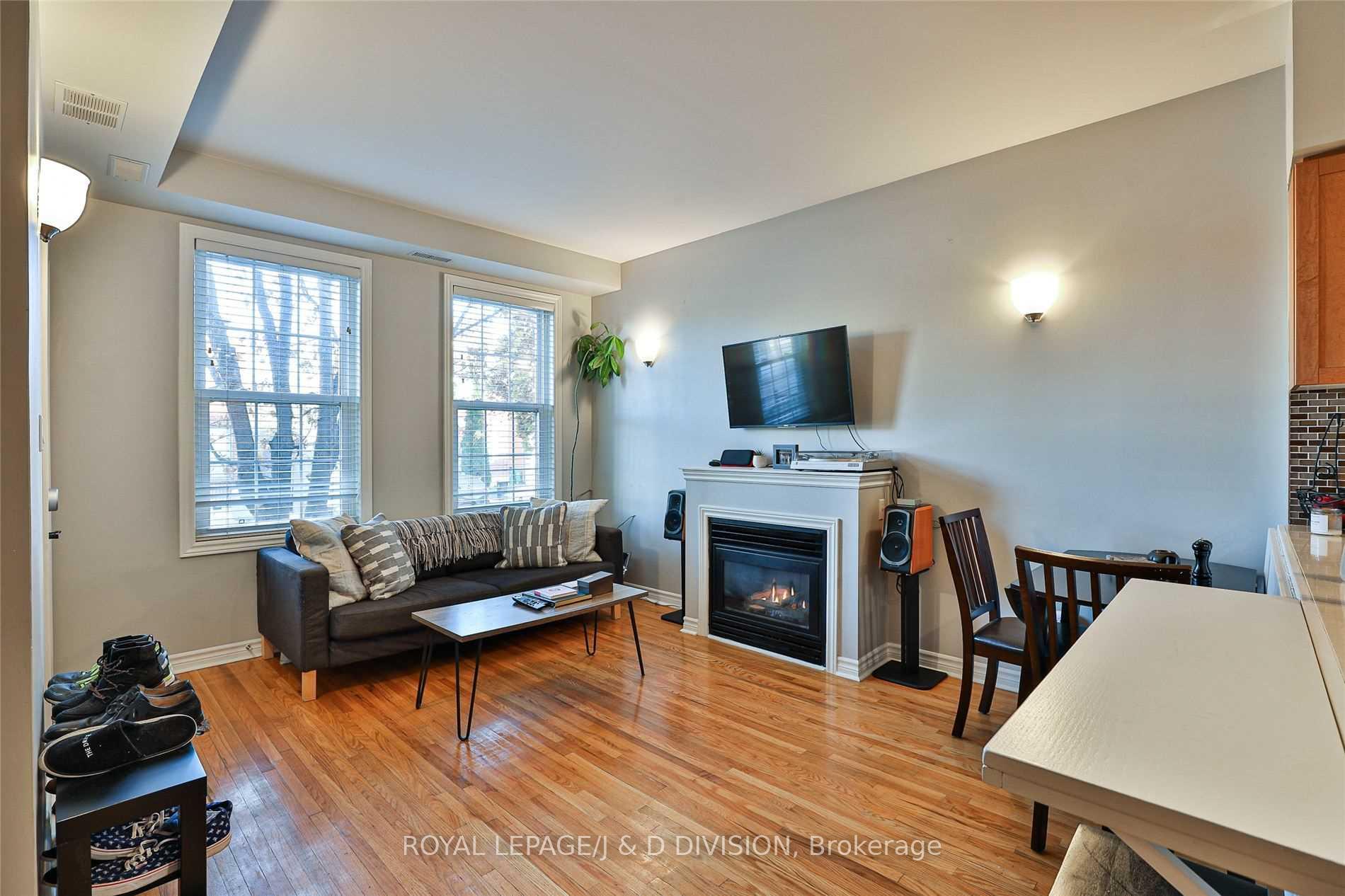 Photo 2 of 78B Coxwell Avenue, Toronto, Greenwood-Coxwell — HOMEH
