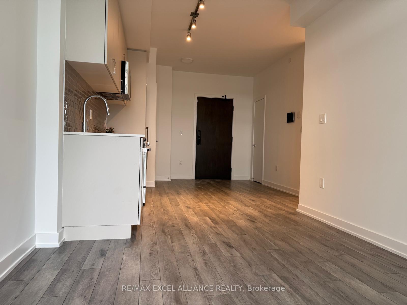 Photo 13 of Unit 801, 1005 Dundas Street E, Oakville, Joshua Meadows — HOMEH