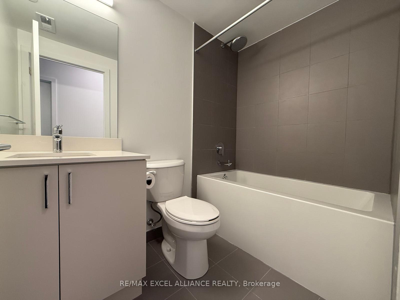 Photo 9 of Unit 801, 1005 Dundas Street E, Oakville, Joshua Meadows — HOMEH