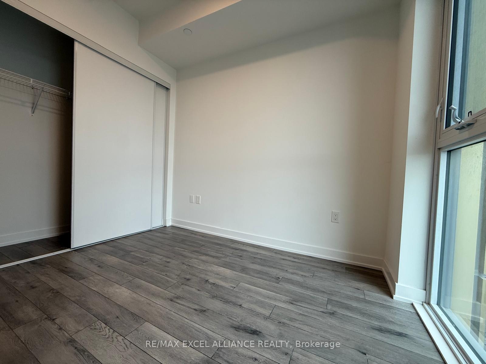 Photo 10 of Unit 801, 1005 Dundas Street E, Oakville, Joshua Meadows — HOMEH