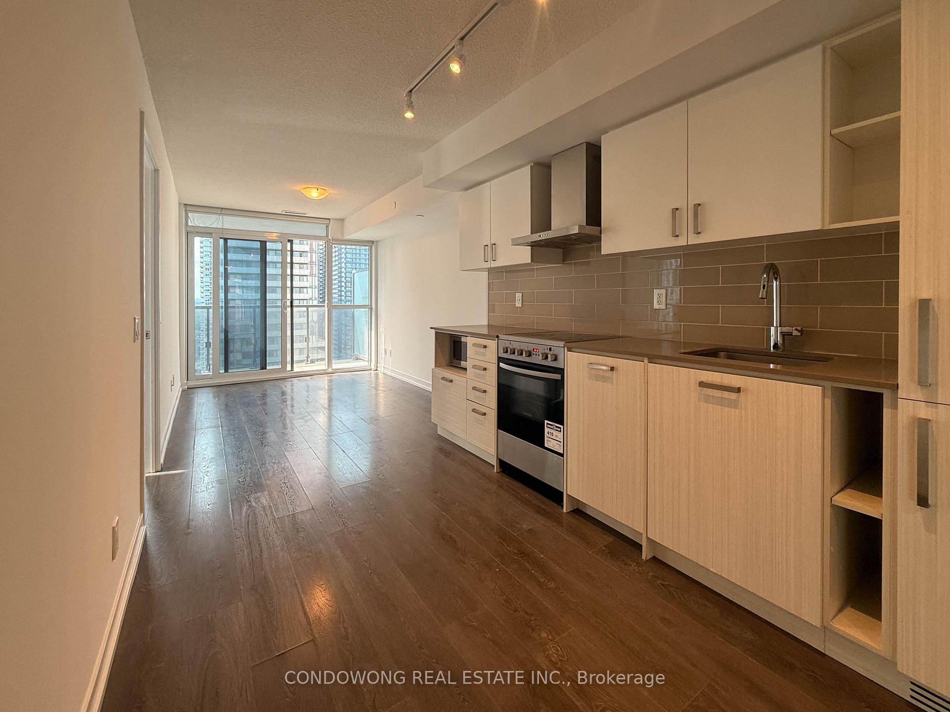 Front of Unit 2305, 125 Redpath Avenue