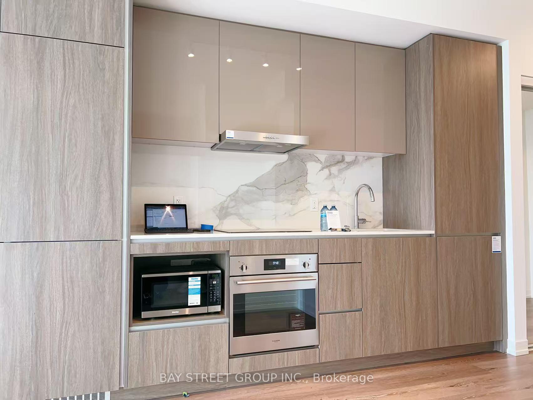 Photo 2 of Unit 4208, 28 Interchange Way, Vaughan, Vaughan Corporate Centre — HOMEH
