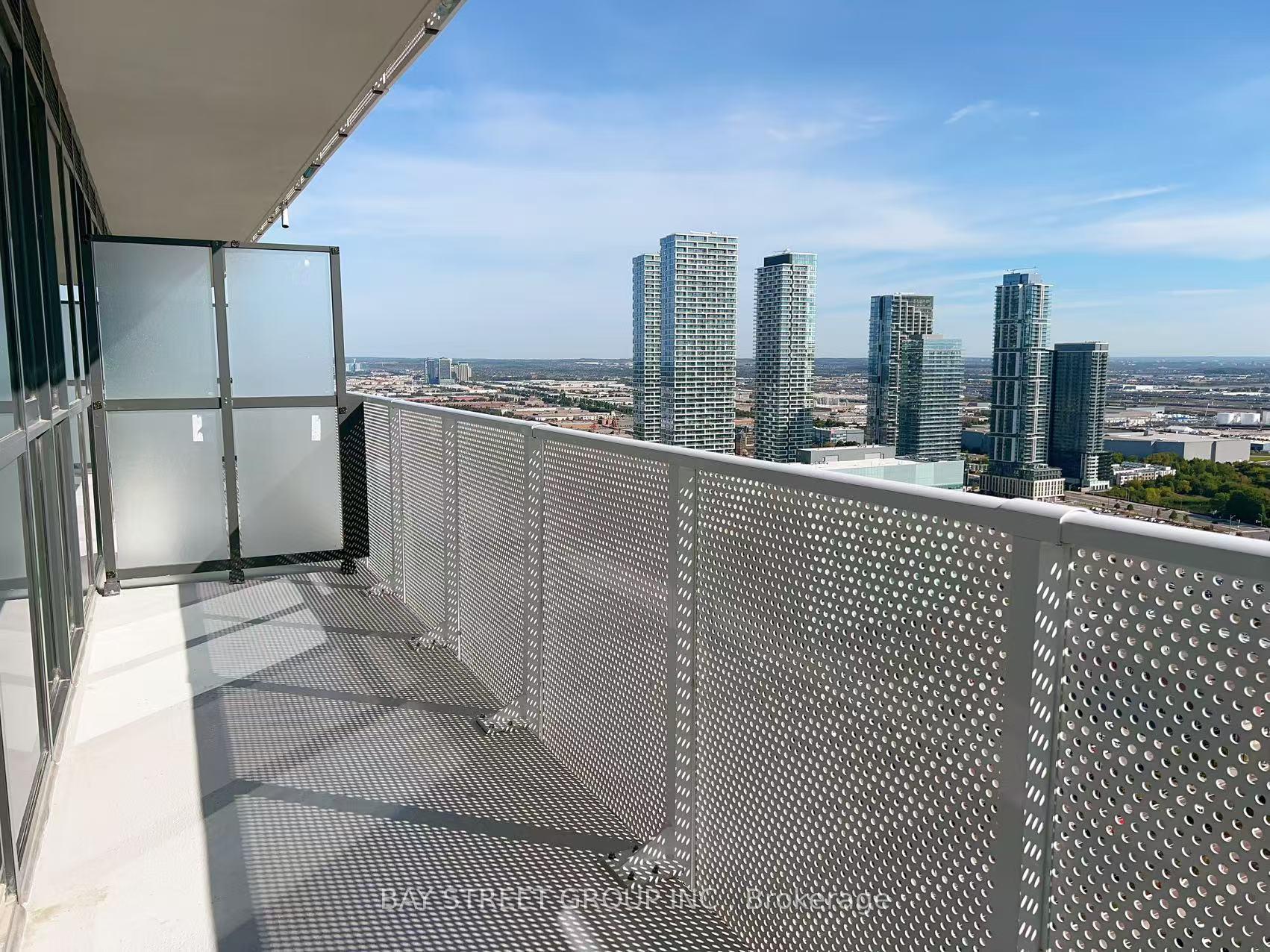 Photo 11 of Unit 4208, 28 Interchange Way, Vaughan, Vaughan Corporate Centre — HOMEH