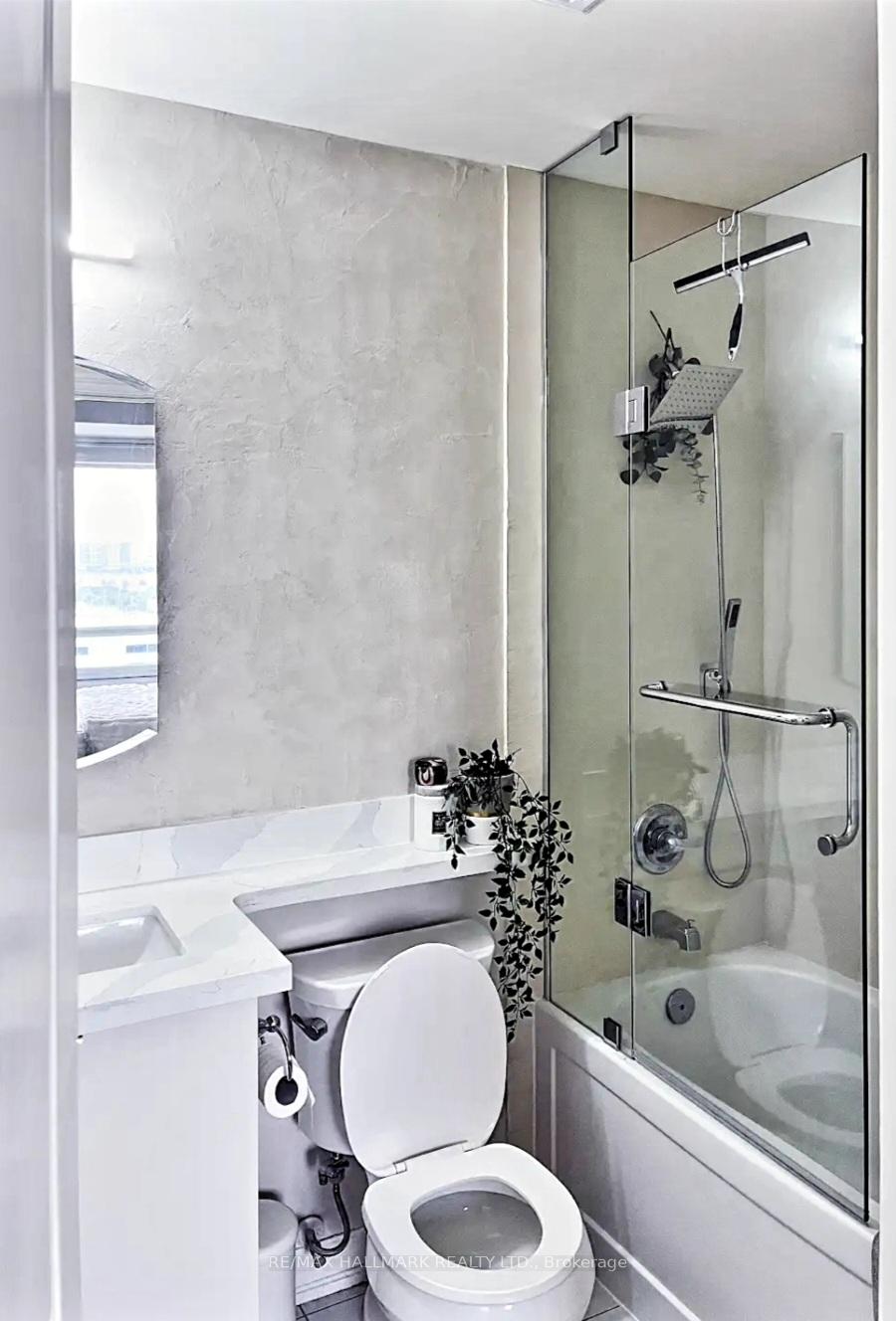 Photo 14 of Unit 1214, 9245 Jane Street, Vaughan, Maple — HOMEH