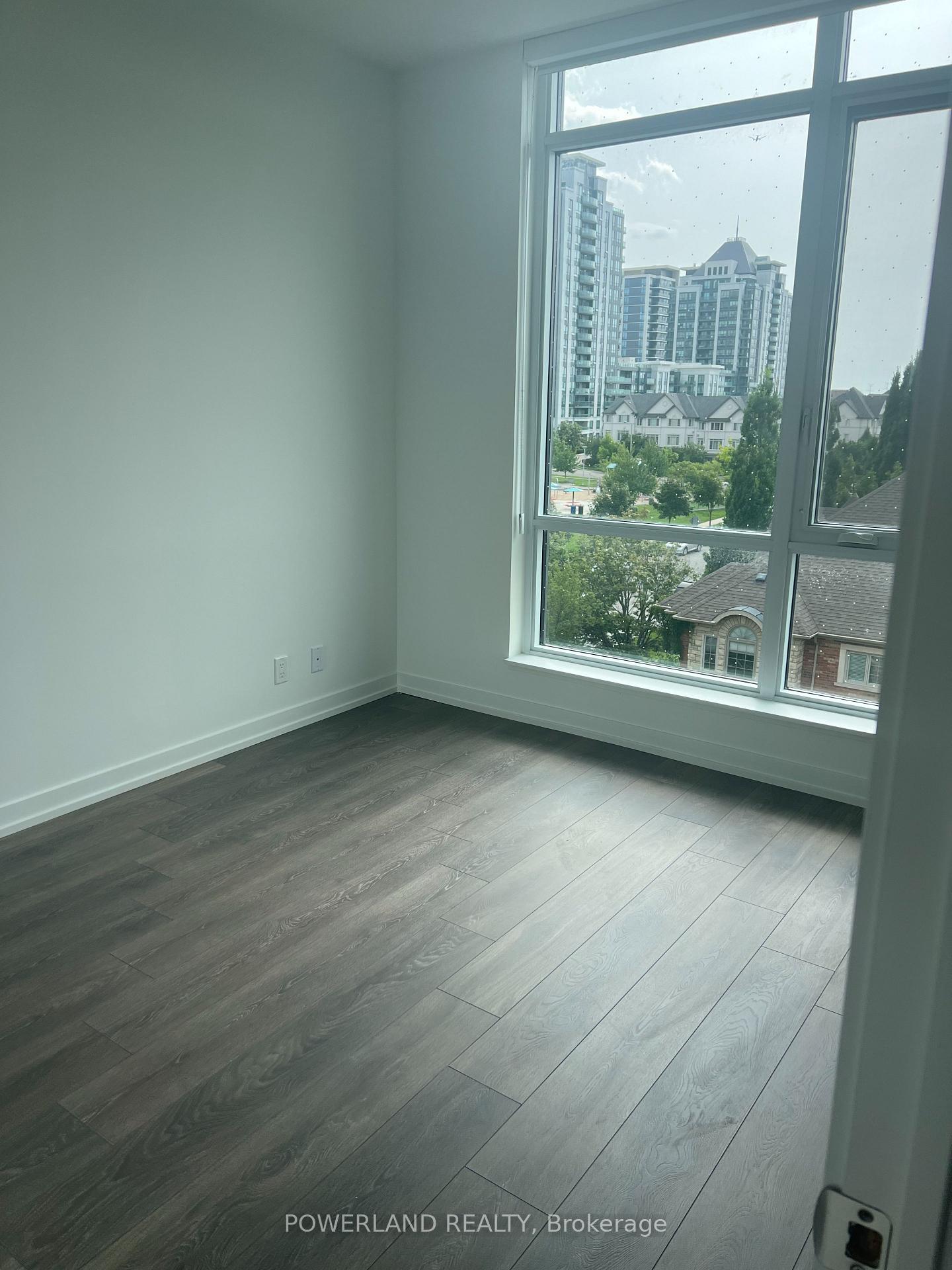 Photo 4 of Unit 525, 8 Beverley Glen Boulevard, Vaughan, Beverley Glen — HOMEH