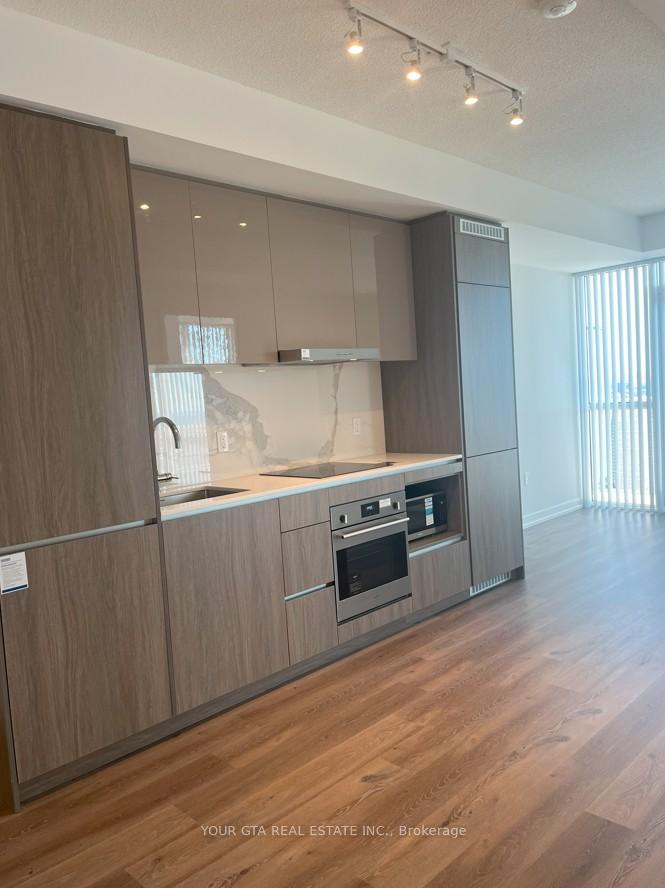 Photo 6 of Unit 2912, 28 Interchange Way, Vaughan, Vaughan Corporate Centre — HOMEH