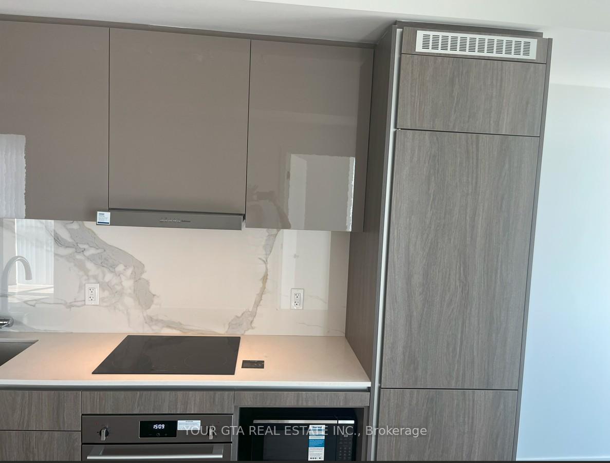 Photo 8 of Unit 2912, 28 Interchange Way, Vaughan, Vaughan Corporate Centre — HOMEH