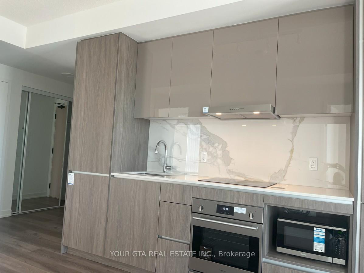 Photo 9 of Unit 2912, 28 Interchange Way, Vaughan, Vaughan Corporate Centre — HOMEH