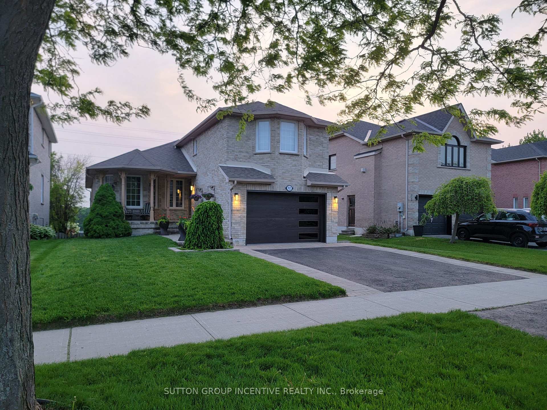 Photo 1 of 92 Sundew Drive, Barrie, Holly — HOMEH