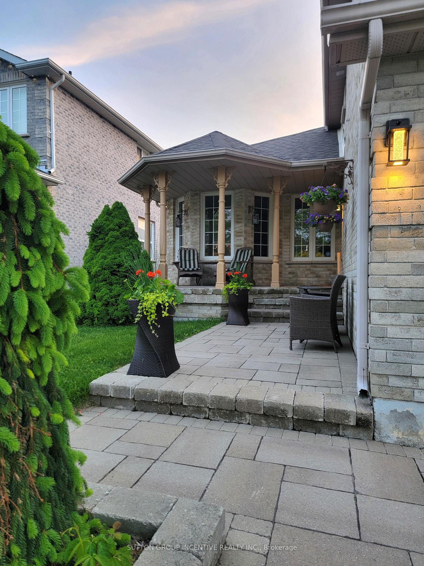Photo 3 of 92 Sundew Drive, Barrie, Holly — HOMEH
