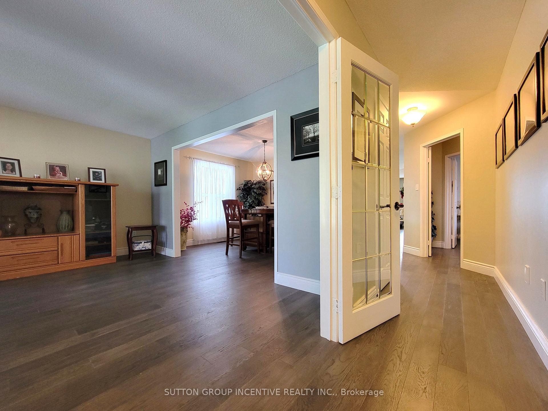 Photo 19 of 92 Sundew Drive, Barrie, Holly — HOMEH