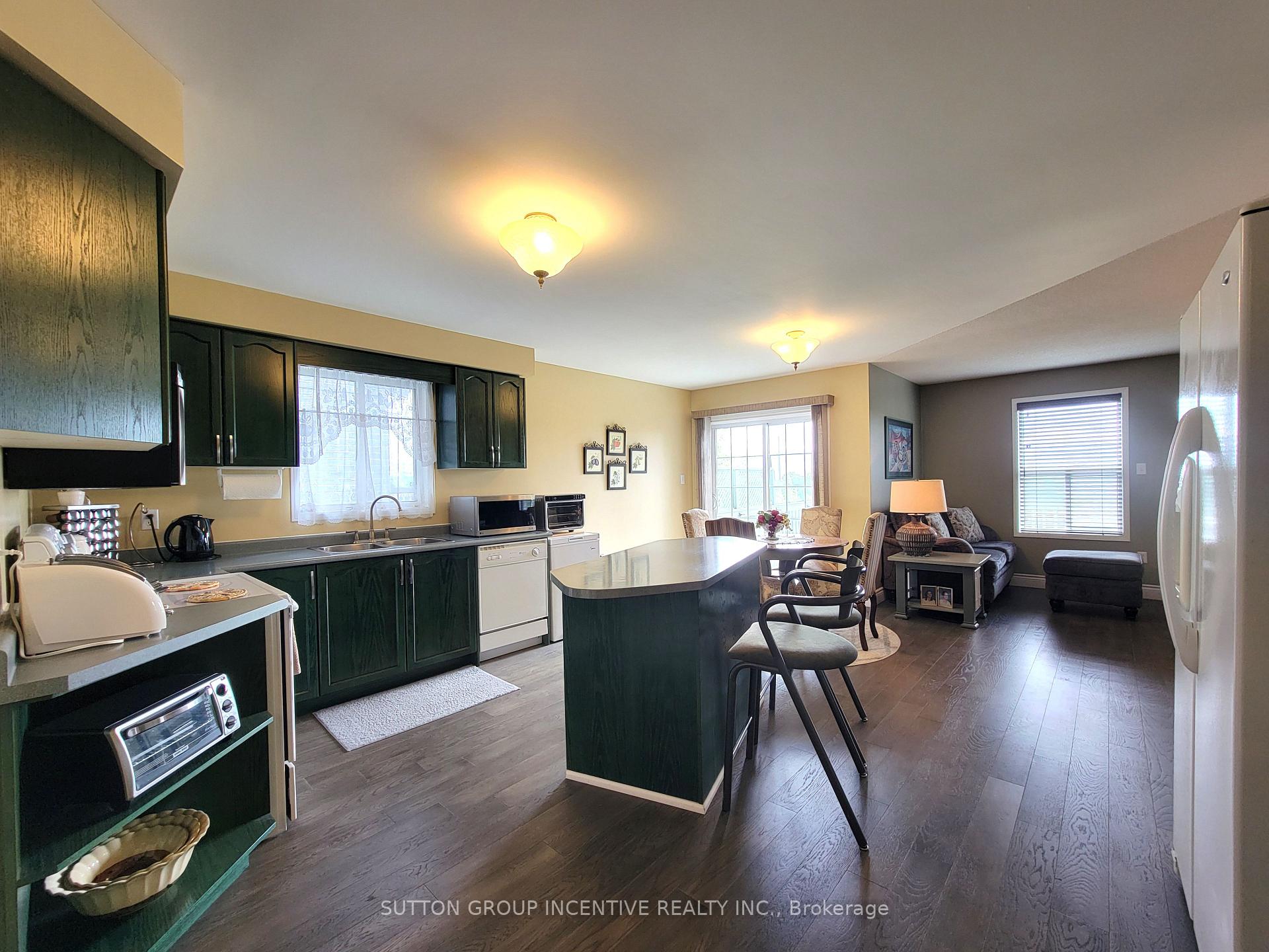 Photo 23 of 92 Sundew Drive, Barrie, Holly — HOMEH