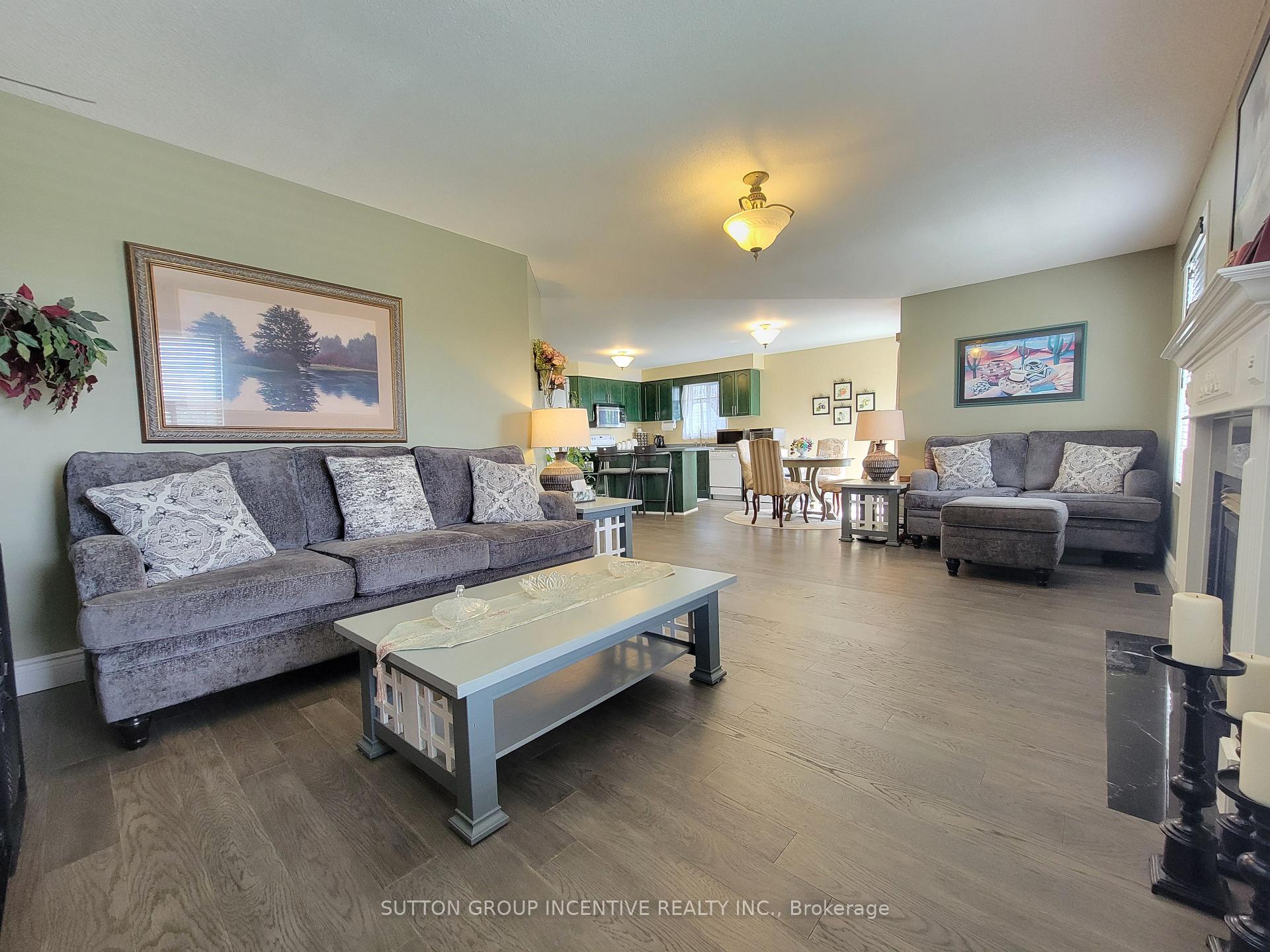 Photo 24 of 92 Sundew Drive, Barrie, Holly — HOMEH